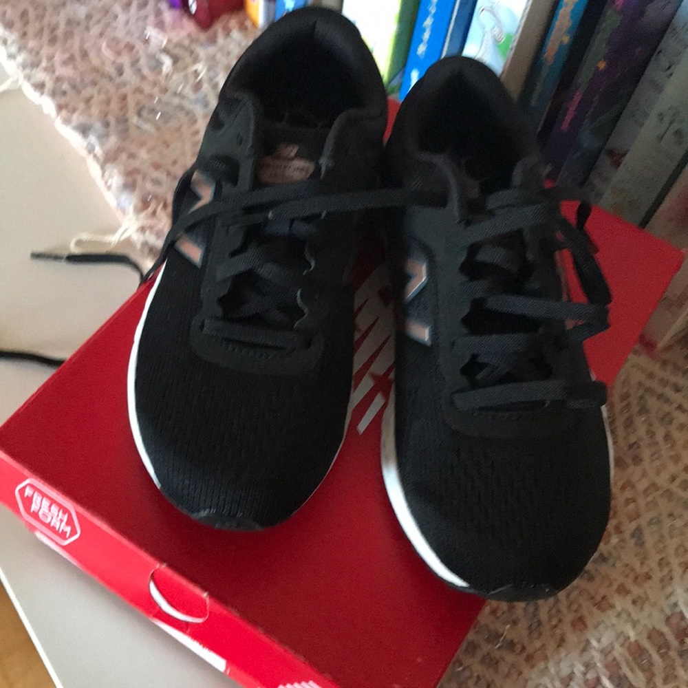 New balance girls running shoes
